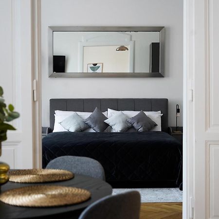 Apartment Dusni Superior ปราก ภายนอก รูปภาพ