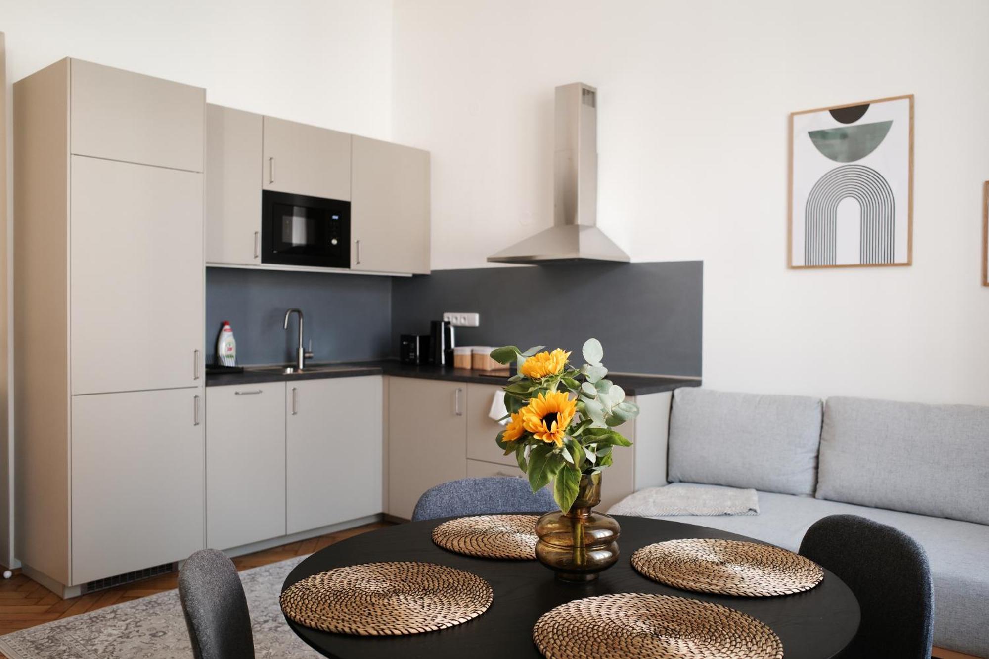 Apartment Dusni Superior ปราก ภายนอก รูปภาพ
